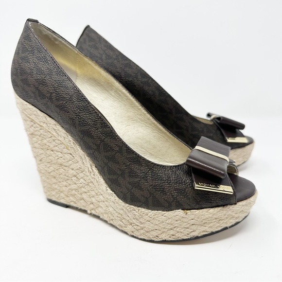 Michael Kors Meg Peep Toe Brown Signature Platform Wedge‎ 7 - Picture 1 of 10